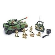 Р/У игрушка Mioshi Army "Танк" 30см с фигурками 4 солдата и 2 собаки (поворот башни, свет, звук)