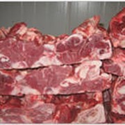Замороженные мясопродукты из свинины и говядины фотография