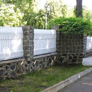 Заборы комбинированные, декоративный деревянный забор