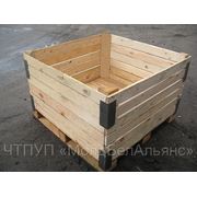 Деревянные контейнеры для хранения и транспортировки плодоовощной продукции. фотография