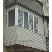 Утепление балкона с Г-образным остеклением и с одним шкафом фото