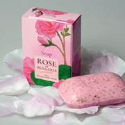Натуральное мыло с частицами сухих лепестков роз, 100 g фото