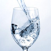 Вода питьевая, фильтрованная вода фото