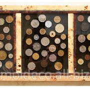 Монеты в багетной рамке