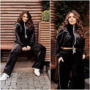 Качественный модный спортивный костюм женский черный из велюра с контрастными вставками (5 цветов) ПИ/-015 фото