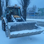 Услуги экскаватора. Трактора для уборки снега. Киев фотография