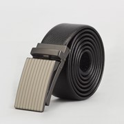 Ремень мужской, гладкий, пряжка зажим матовый металл, ширина - 3,5 см, цвет чёрный фотография