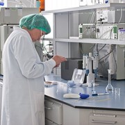 Аналитический и микробиологический контроль качества сырья и готовой продукции. фото