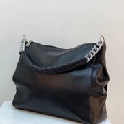 Сумочка большая с ремешком-цепью черная фото