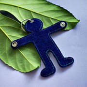 Брелок-ключница Мальчик фиолетовый/зелёный фотография