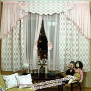 Шторы для детской комнаты в розовом тоне. фото