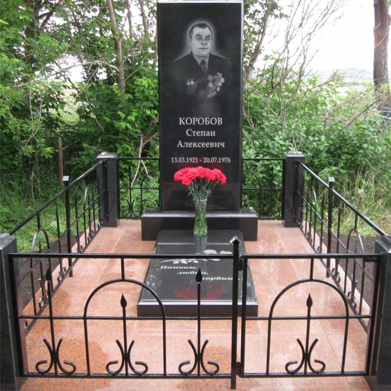 аркадо гранит. аркадо гранит барнаул памятники. памятник на могилу барнаул. памятник iz granita. облицовка могилы гранитом.