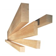 Рейка деревянная строительная фотография