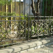 Кованые ограждения и заборы, металлические гаражные ворота Донецк