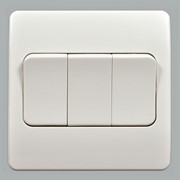 Выключатель 3-клавишный,86x86мм, проходной, белый фото