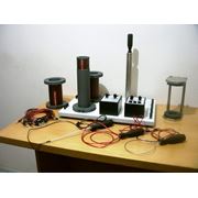 Установка демонстрационная Индуктивность и емкость в контуре переменного тока ФДЭ-003М фото