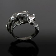 Серебряное кольцо “Черная кошка“ от WickerRing фотография