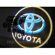 Лазерная проекция с логотипом Toyota фото