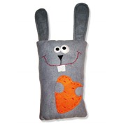 Подушка-игрушка, кролик с морковкой фото