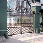 Ворота въездные распашные. фото