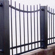 Забор из черного металла (1800х2500) фото