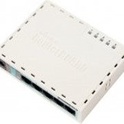 Маршрутизатор (роутер) MikroTik RouterBOARD RB951-2n, AR9331 CPU, 32MB RAM, 5x LAN, 2.4Ghz 802b/g/n, ant, case 1349 фотография