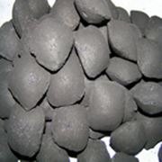 Древесно-угольные брикеты фотография