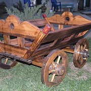 Декоративная деревянная повозка миниатюрная фото