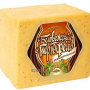 Сыр Беловежский трюфель с пажитником и ароматом грецкого ореха- 40% жирности фото