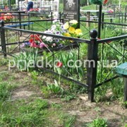Кованые ограды для могил на кладбище