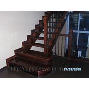 Лестница с ковкой, бук, подиумная ступень фото