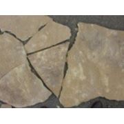 Природный камень песчаник рыже-серый рваный пластованный фото