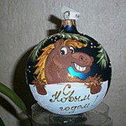 Елочная игрушка с изображением лошади “С Новым Годом“ фотография