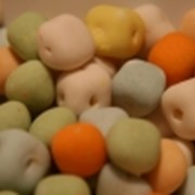 Ананас в йогуртовой глазури и разноцветной сахарной корочке фото