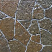 Натуральный камень песчаник серо-бурый, поверхность “рыбка“ фото