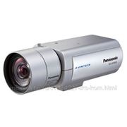 Panasonic WV-SP305E Видеокамера корпусная,цветная, HD 1280x960 H.264/MPEG4/JPEG 1/3' МОП, 0,3 лк цвет/0,2 лк ночь, 12 В DC / PoE WDR обнаружение фото
