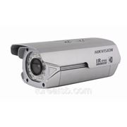 Аналоговая видеокамера Hikvision DS-2CC102P-IRA с ИК подсветкой фотография