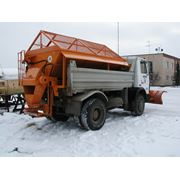 Пескоразбрасывающее оборудование (пескоразбрасыватель) на МАЗ-5516 (в кузов) предназначено для распределения пескосоляной смеси при зимнем содержании автомобильных дорог с усовершенствованным покрытием
