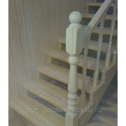 Деревянная лестница с разворотной площадкой