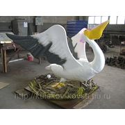 Кованая фигура «Пеликан» фото
