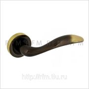 Дверная ручка на круглой розетке LAGUNA (ЛАГУНА). Арт. 300/50 BR фото