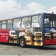Реклама на бортах автобусов фотография
