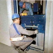 Квалифицированный ремонт и техническое обслуживание лифтов и подъемников фото