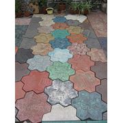 Тротуарная плитка с натуральными гаммами цветов: малахит, мрамор, янтарь и т.д. фото