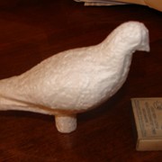 Трехмерная фигура из пенополистирола в виде птицы