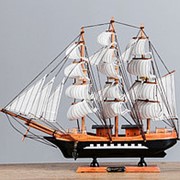 Корабль сувенирный средний «Трёхмачтовый», борта чёрные с белой полосой, паруса белые, 40 х 6 х 33 см фотография