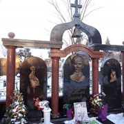Пам'ятник надгробний фото