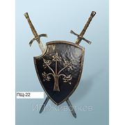 Декоративное панно: щит и два меча фото