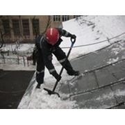 Уборка крыш от снега, Сбивание сосулек фото