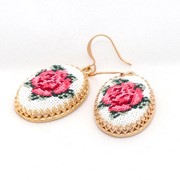 Серьги с ручной вышивкой «Роза»
